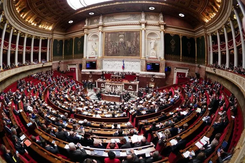 Jakie partie rządzą w parlamencie i co to oznacza dla przyszłości kraju?