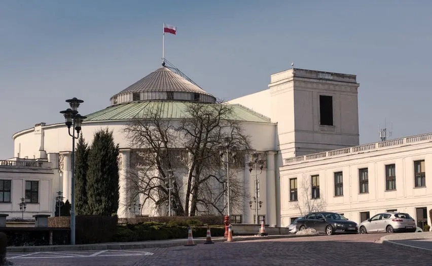 Kto może rozwiązać parlament w Polsce? Odkrywamy tajemnice władzy!